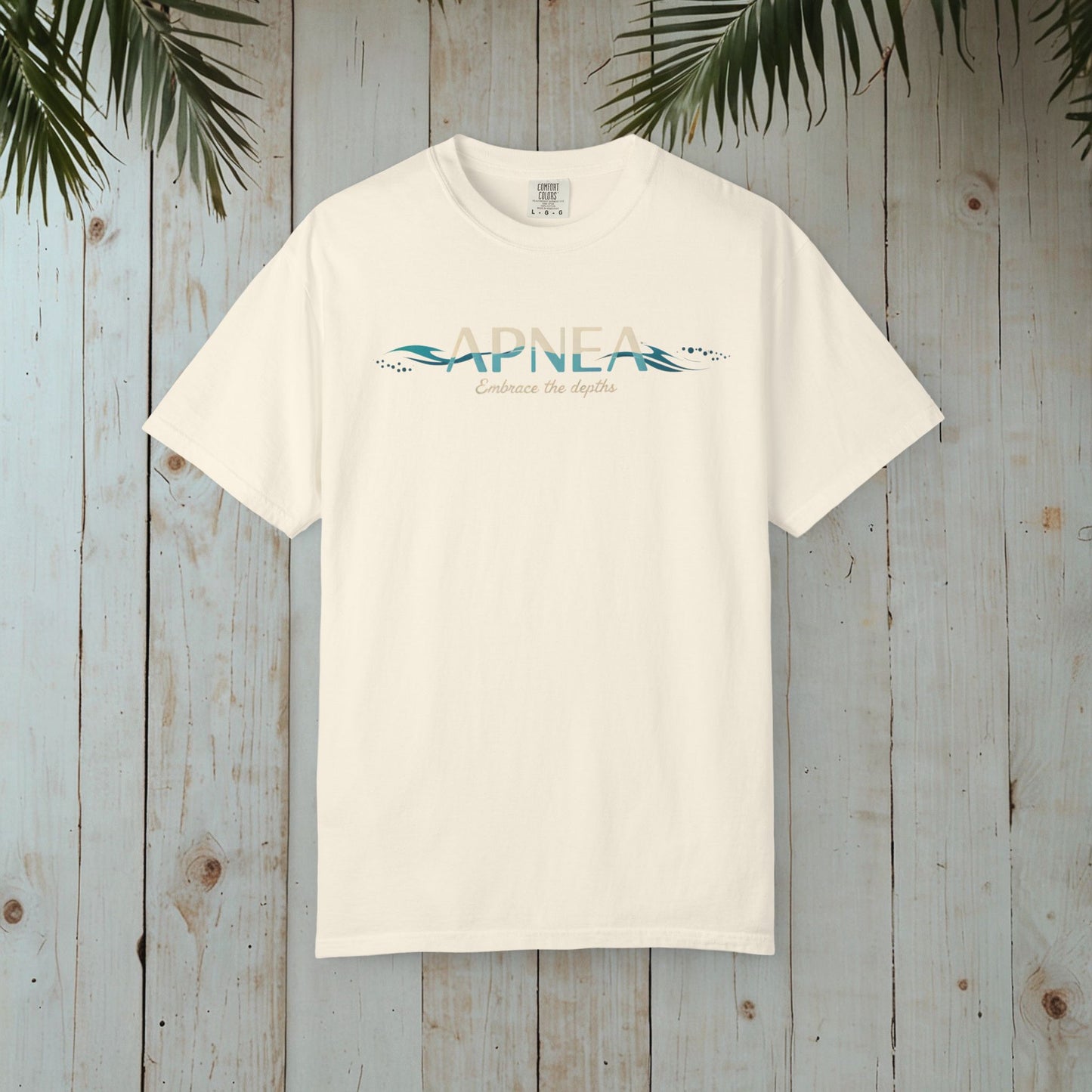 APNEA Embrace the Depths Wave GARMENT-DYED TEE