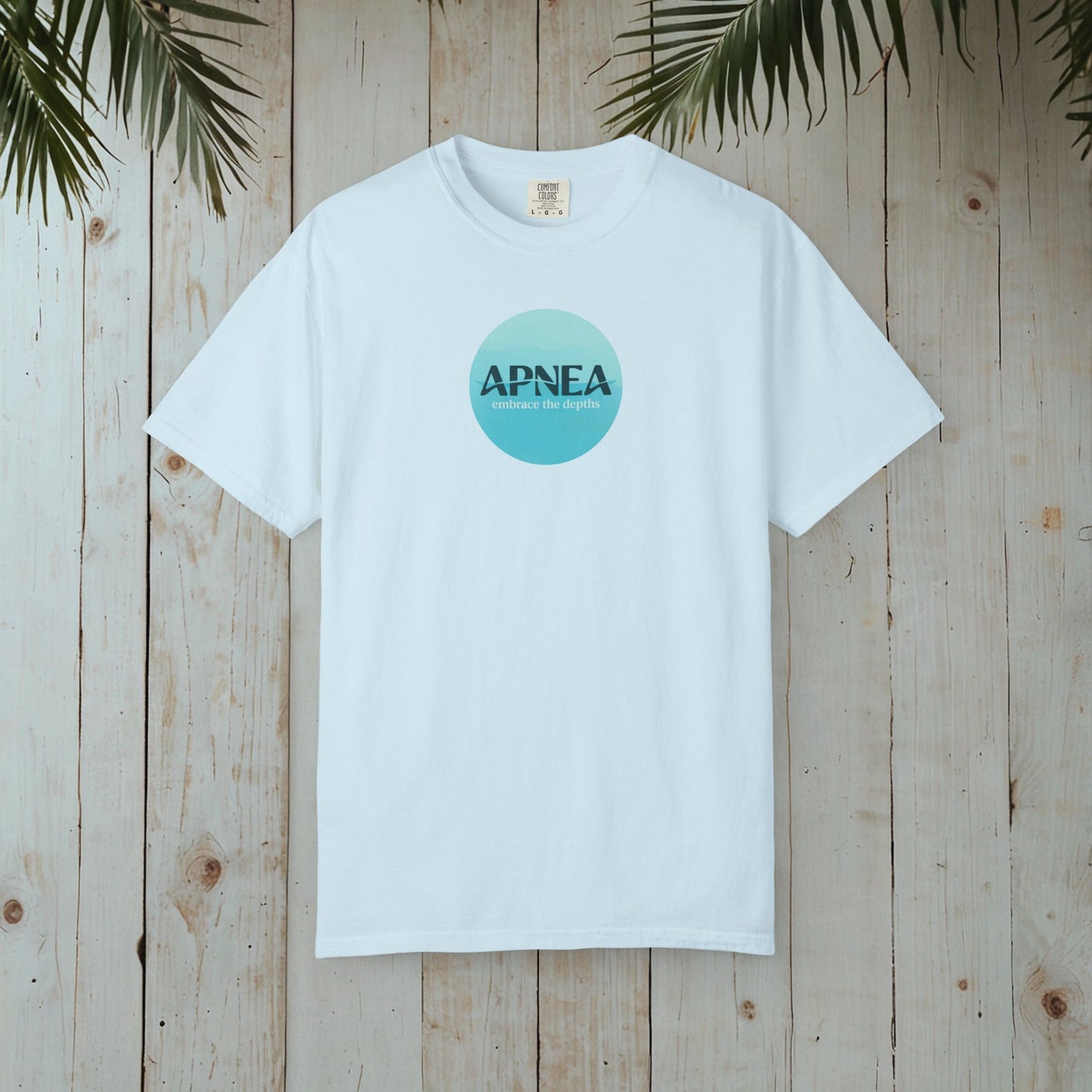 APNEA Embrace the Depths 3 GARMENT-DYED TEE