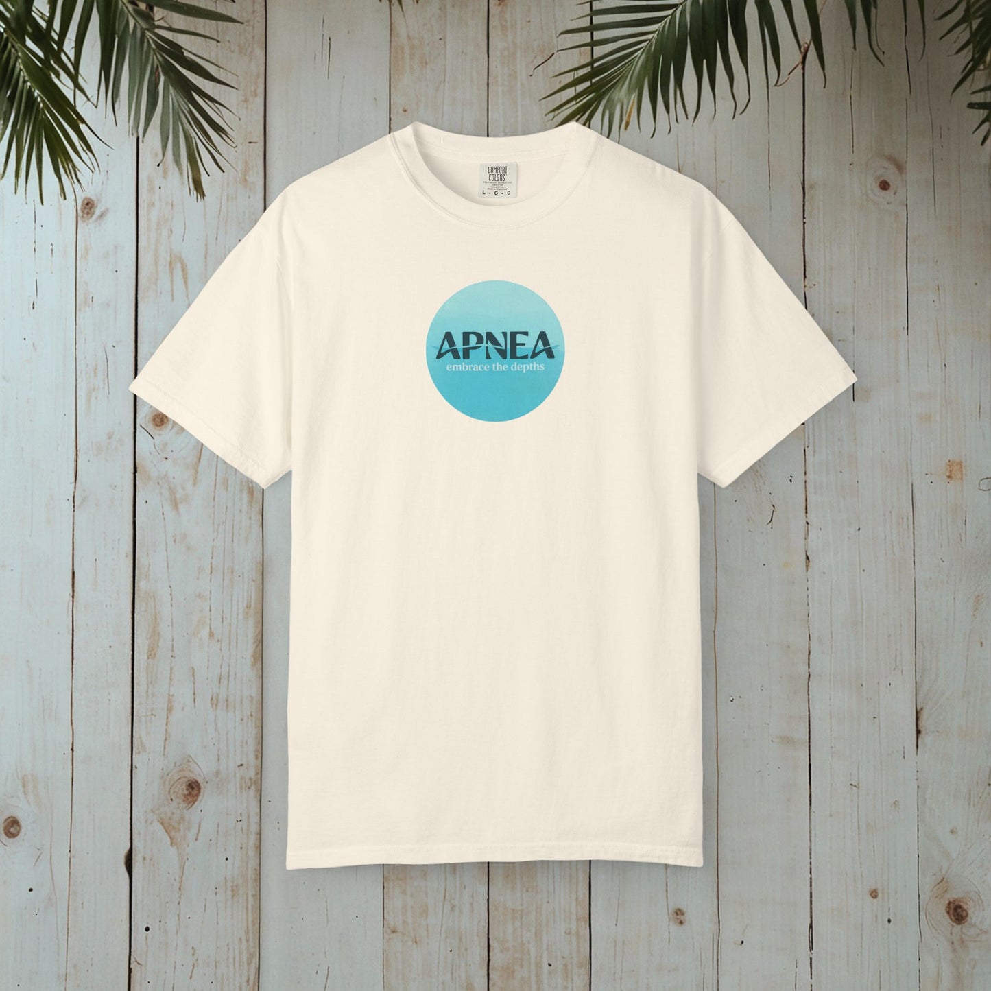 APNEA Embrace the Depths 3 GARMENT-DYED TEE