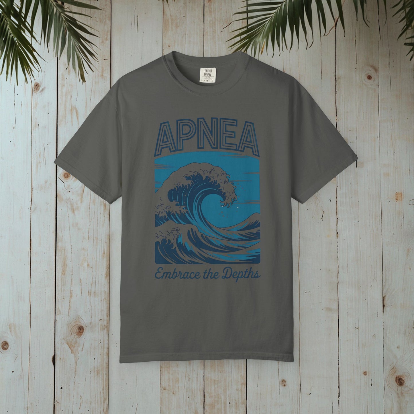 APNEA Embrace the Depths Wave 2 GARMENT-DYED TEE